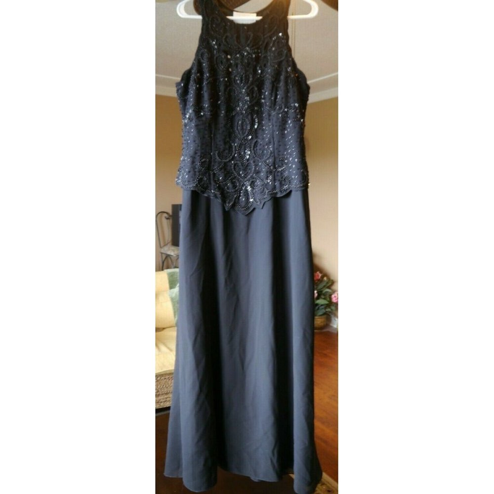 David's Bridal Sz 14 Black Gown w Lace Beaded Bodice  & Lined Mesh Gauze Skirt